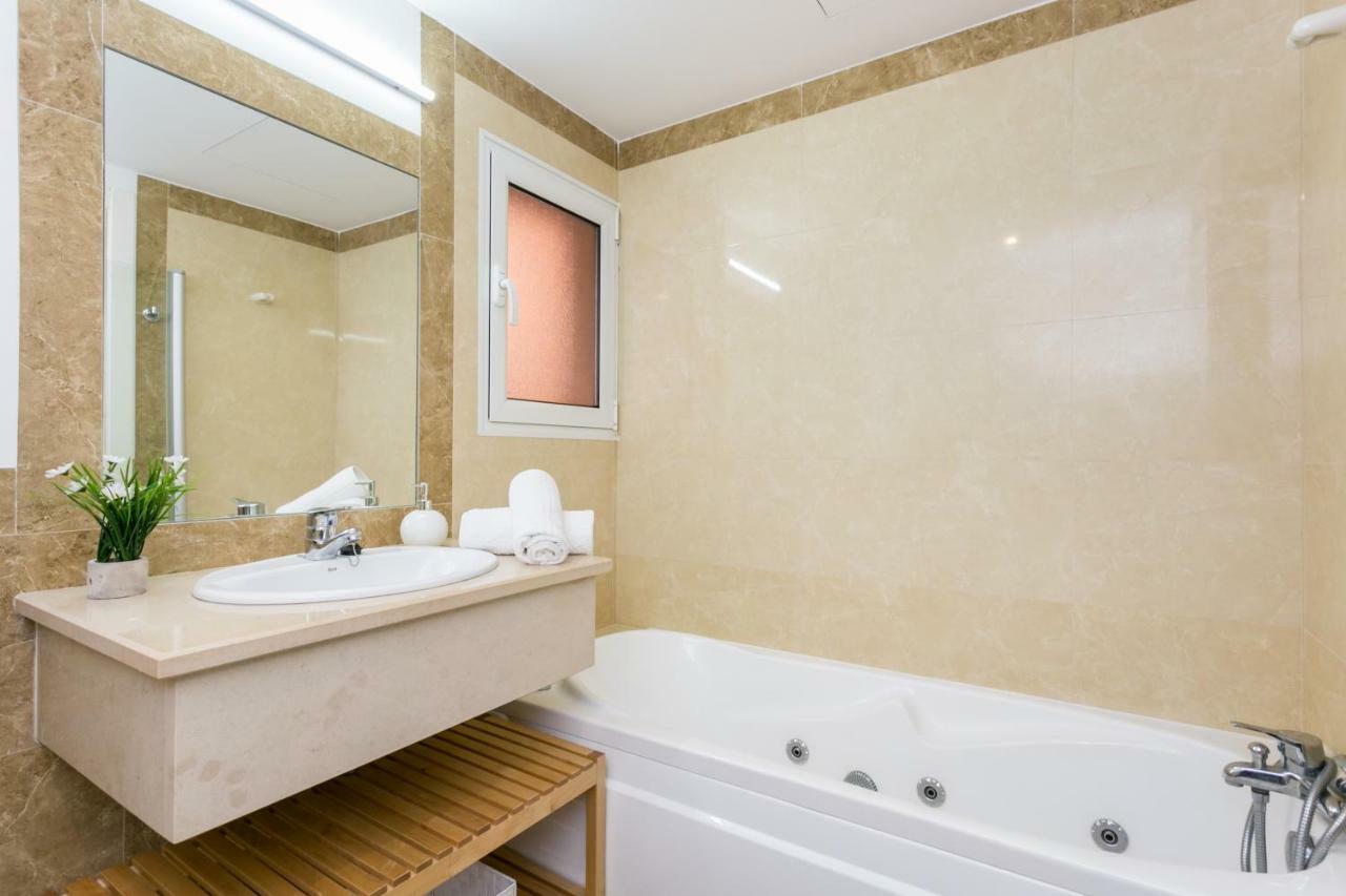 Litoral Mar Dream 17, Beach Front, Free Wi-Fi, Private Parking, Pool Portimão Eksteriør billede